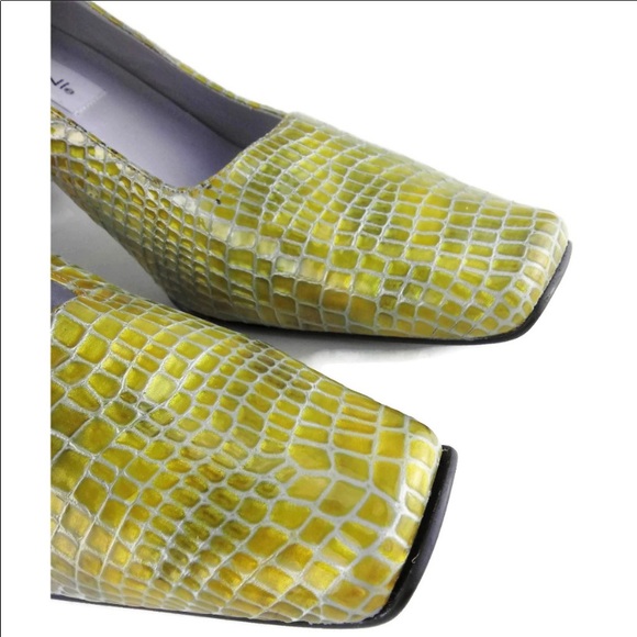 BELLINI GREEN/GOLD CROC EMBOSSED SQUARE TOE HEEL - Picture 2 of 6